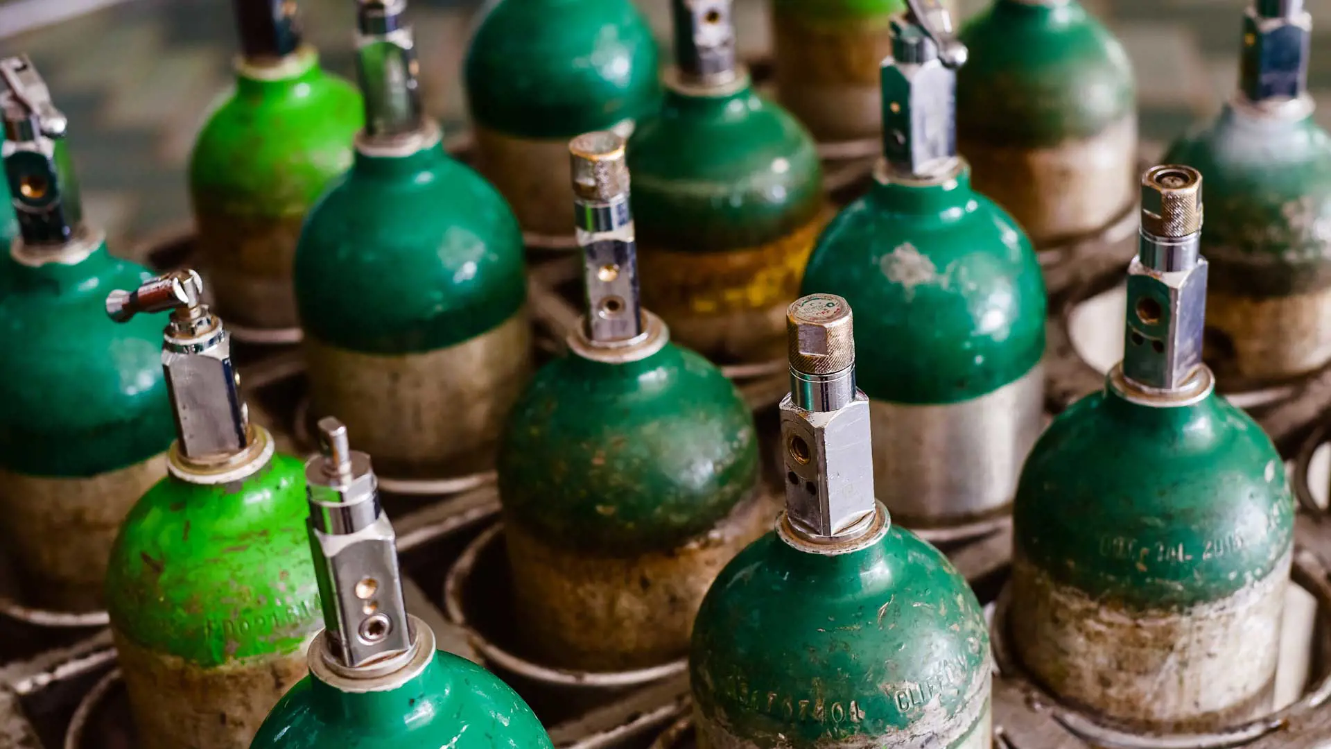 Green oxygen canisters
