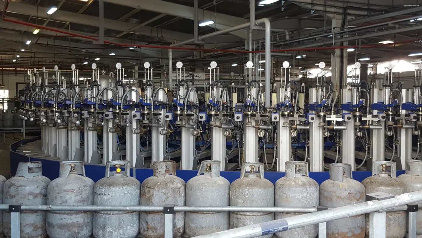 image of a lpg cylinder filling carroussel called flexpseed