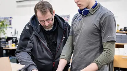 Internship at MAKEEN Energy Image of 2 MAKEEN Energy empolyees