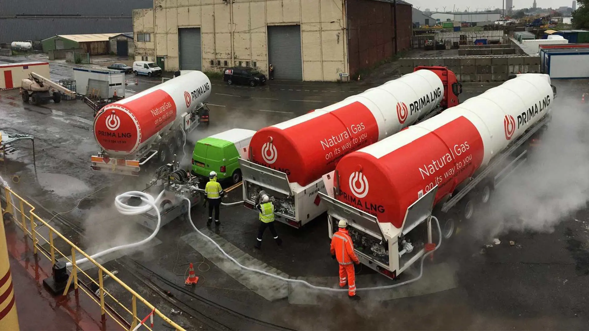 Three LNG trucks delivering fuel simultaneously using the trailer-mounted manifold.
