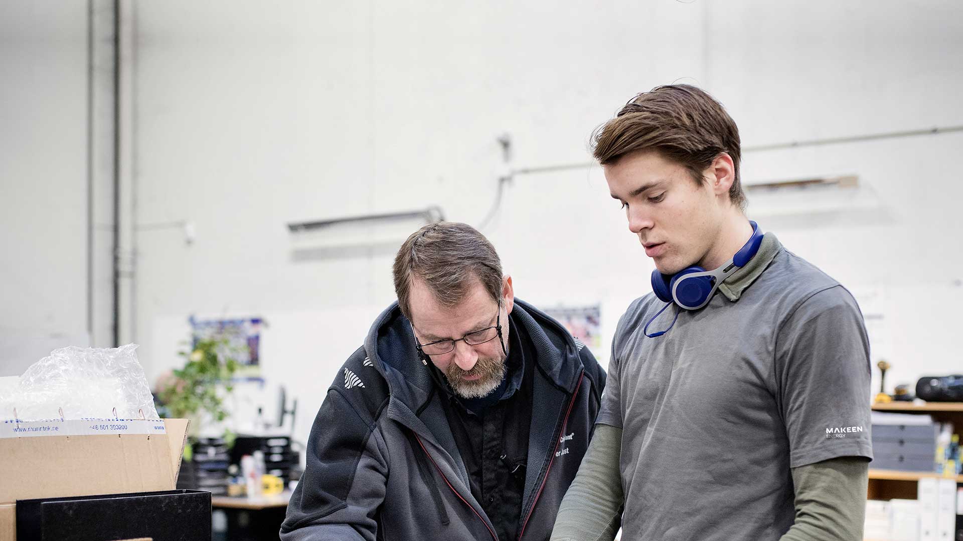 Image of 2 MAKEEN Energy empolyees